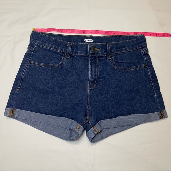 Old Navy Women's Blue Denim Shorts Size 6 - Picture 1 of 6